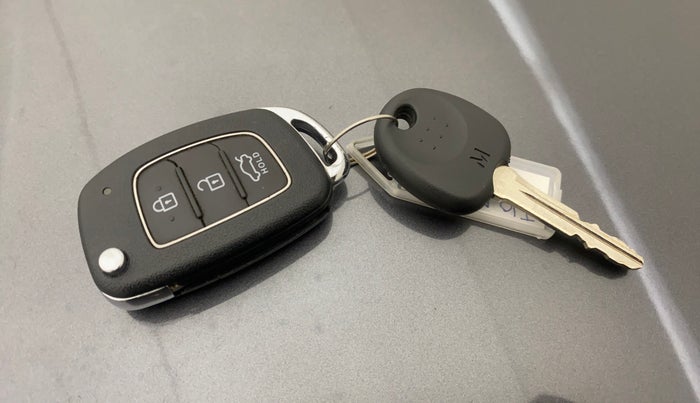 2020 Hyundai GRAND I10 NIOS SPORTZ 1.2 KAPPA VTVT, Petrol, Manual, 24,221 km, Key Close Up