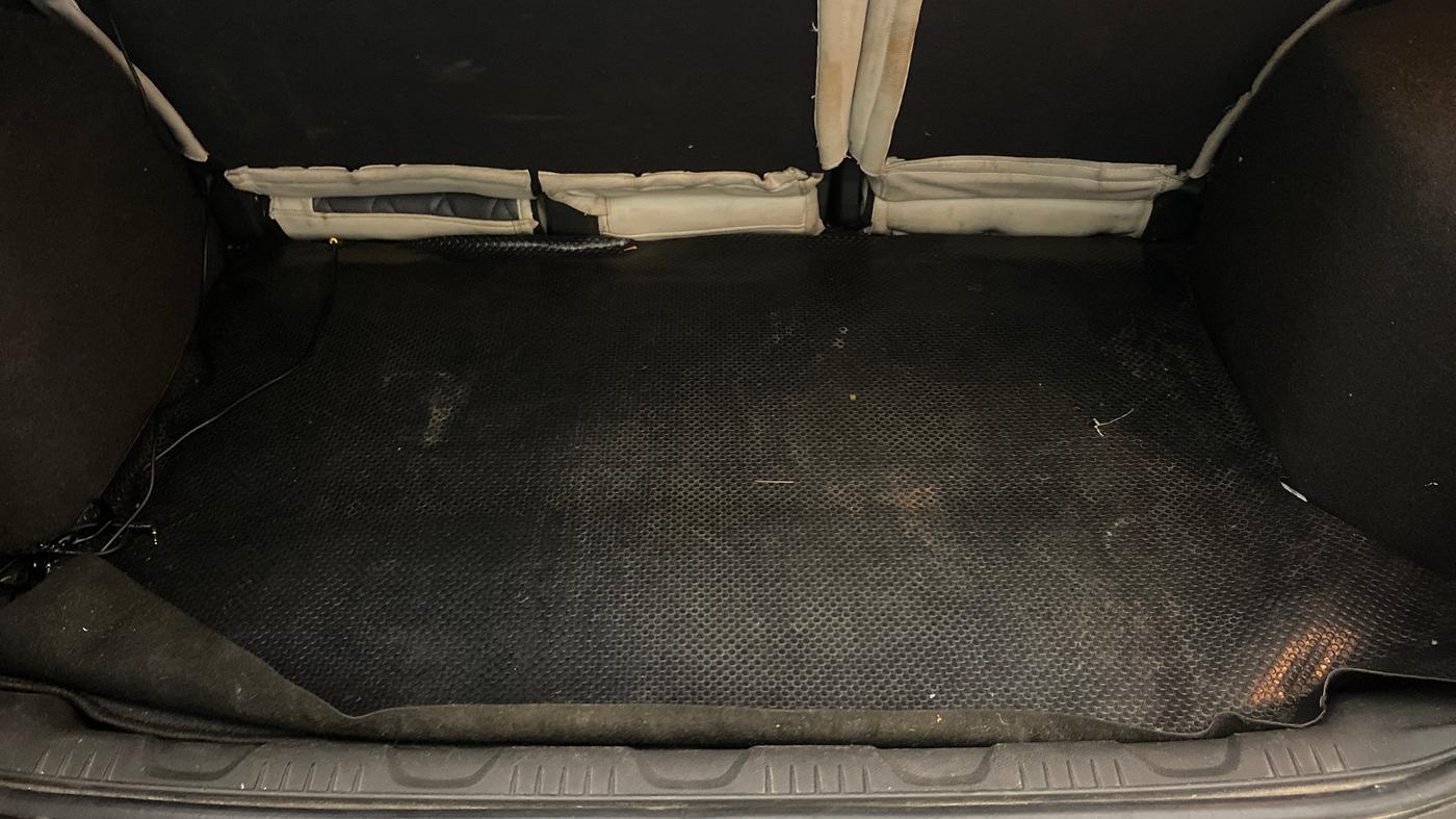 2015 Ford Ecosport TITANIUM 1.5L DIESEL, Diesel, Manual, 1,04,463 km, Boot Inside