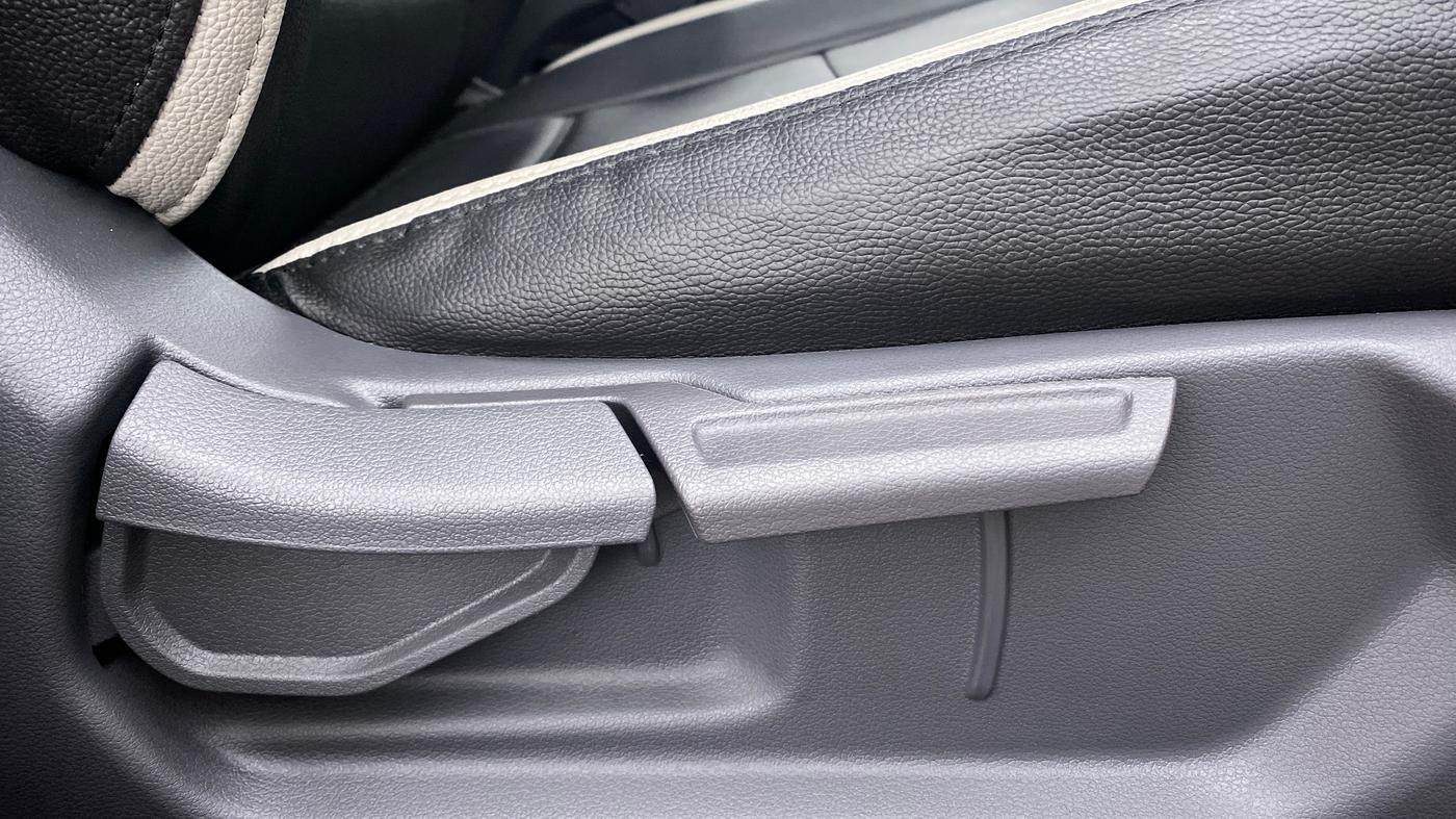 2021 Hyundai GRAND I10 NIOS SPORTZ 1.2 AT, Petrol, Automatic, 9,222 km, Driver Side Adjustment Panel