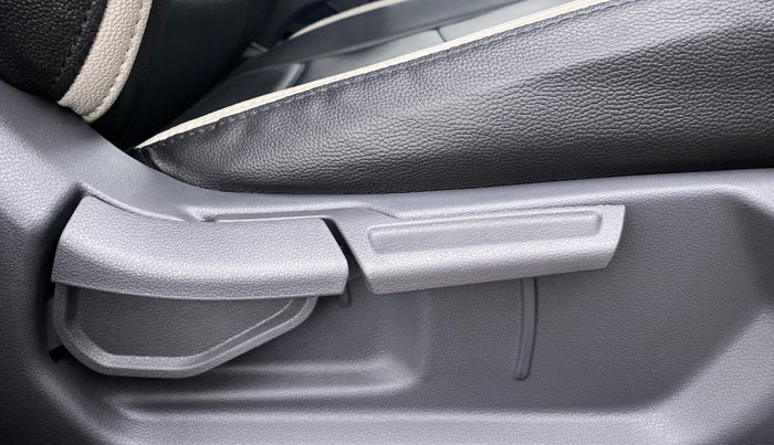 2021 Hyundai GRAND I10 NIOS SPORTZ 1.2 AT, Petrol, Automatic, 9,222 km, Driver Side Adjustment Panel