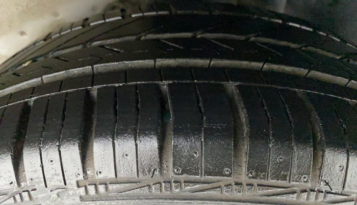 2013 Ford Figo 1.2 TITANIUM DURATEC, Petrol, Manual, 28,257 km, Left Rear Tyre Tread