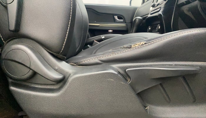 2017 Tata Hexa XTA 4X2 6 STR, Diesel, Automatic, 95,880 km, Driver Side Adjustment Panel