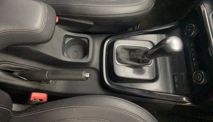 2017 Tata Hexa XTA 4X2 6 STR, Diesel, Automatic, 95,880 km, Gear Lever