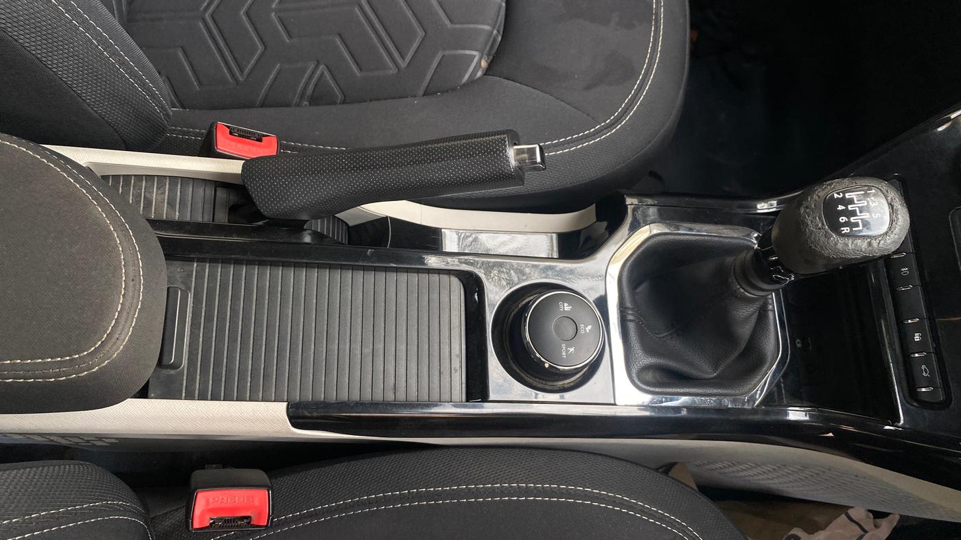 2022 Tata NEXON XZ PLUS PETROL, Petrol, Manual, 92,485 km, Gear Lever