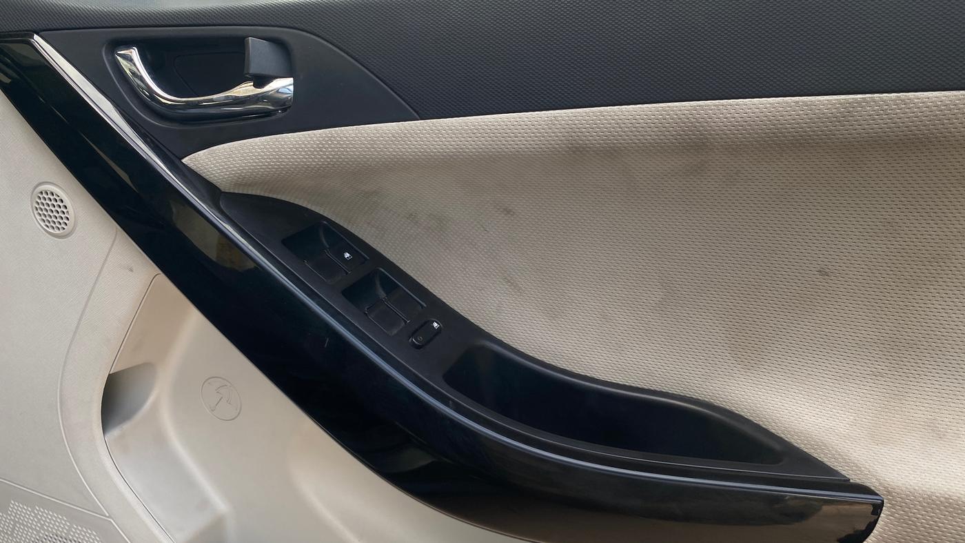 2022 Tata NEXON XZ PLUS PETROL, Petrol, Manual, 92,485 km, Driver Side Door Panels Control