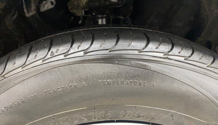 2022 KIA SELTOS HTE 1.5 DIESEL, Diesel, Manual, 55,601 km, Right Front Tyre Tread