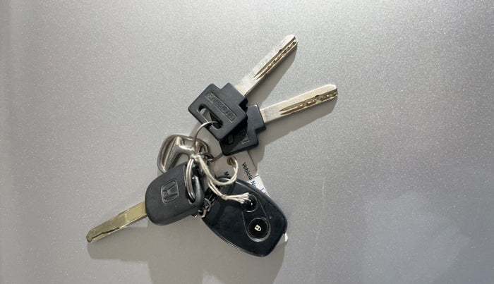 2015 Honda Amaze 1.2L I-VTEC S, Petrol, Manual, 58,974 km, Key Close Up