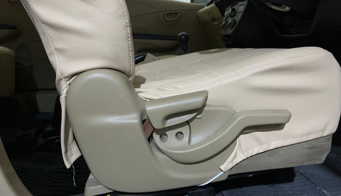 2015 Honda Amaze 1.2L I-VTEC S, Petrol, Manual, 58,974 km, Driver Side Adjustment Panel