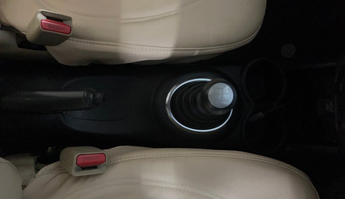 2015 Honda Amaze 1.2L I-VTEC S, Petrol, Manual, 58,974 km, Gear Lever