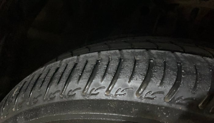 2015 Honda Amaze 1.2L I-VTEC S, Petrol, Manual, 58,974 km, Right Front Tyre Tread