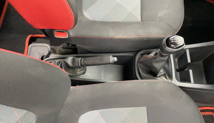 2021 Renault Kwid RXT 1.0 (O), Petrol, Manual, 16,675 km, Gear Lever