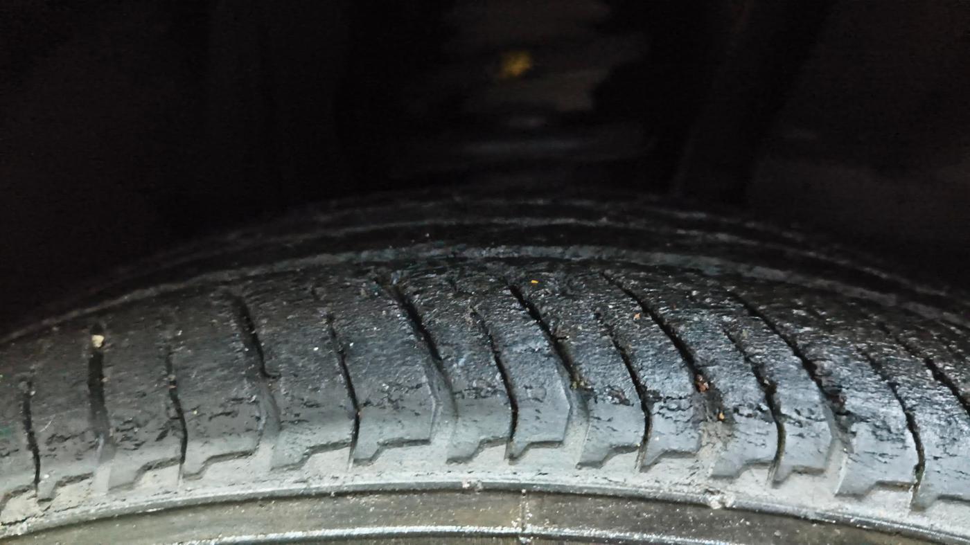 2021 Nissan MAGNITE XL, Petrol, Manual, 60,688 km, Right Front Tyre Tread