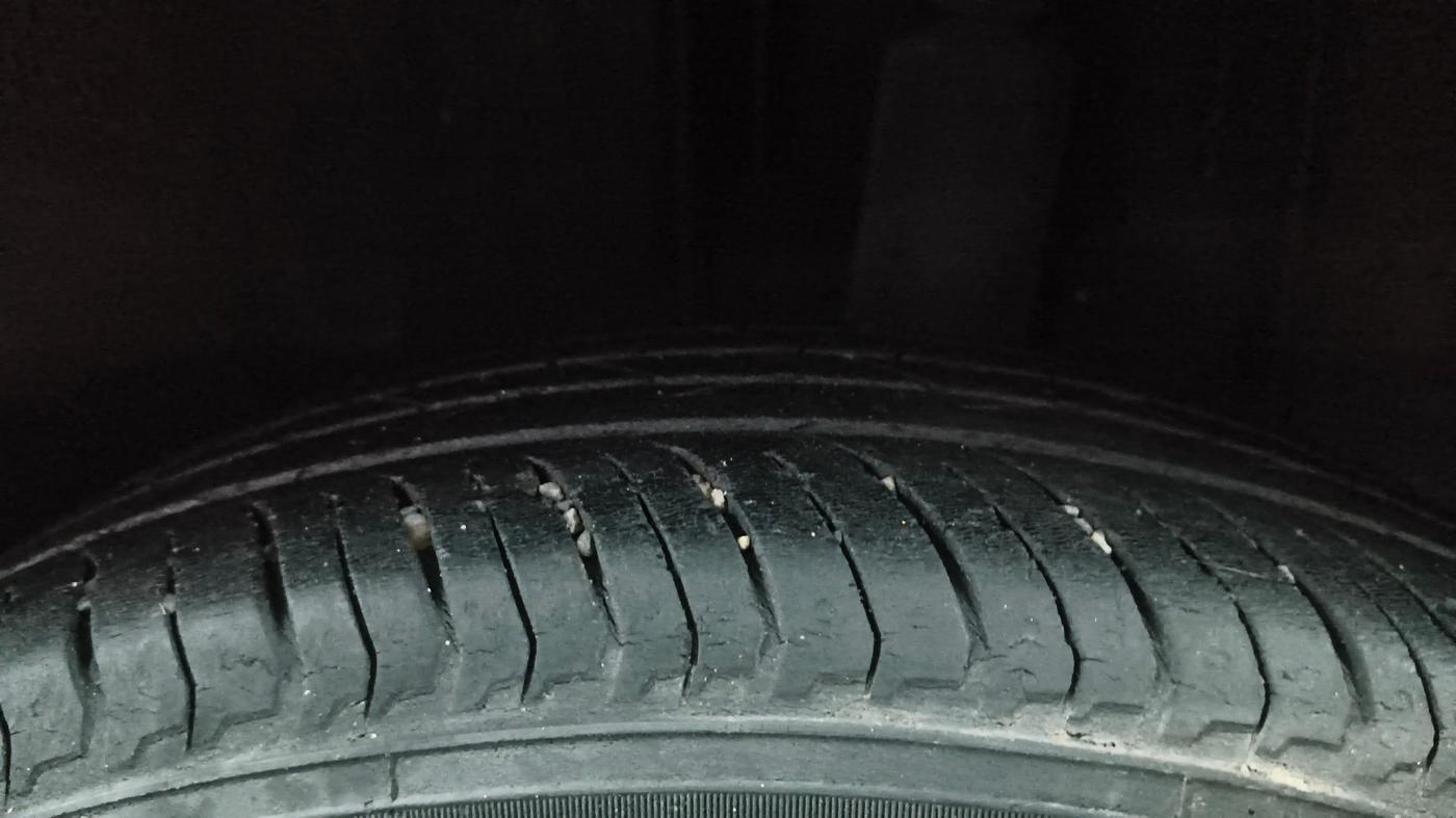 2021 Nissan MAGNITE XL, Petrol, Manual, 60,688 km, Left Rear Tyre Tread