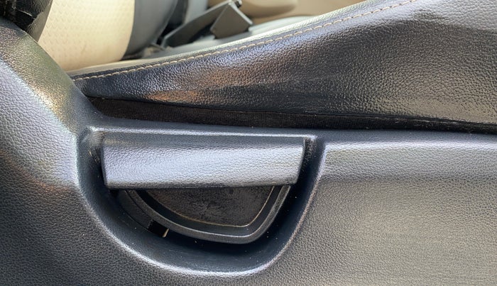 2019 Hyundai NEW SANTRO SPORTZ MT, Petrol, Manual, 84,906 km, Driver Side Adjustment Panel