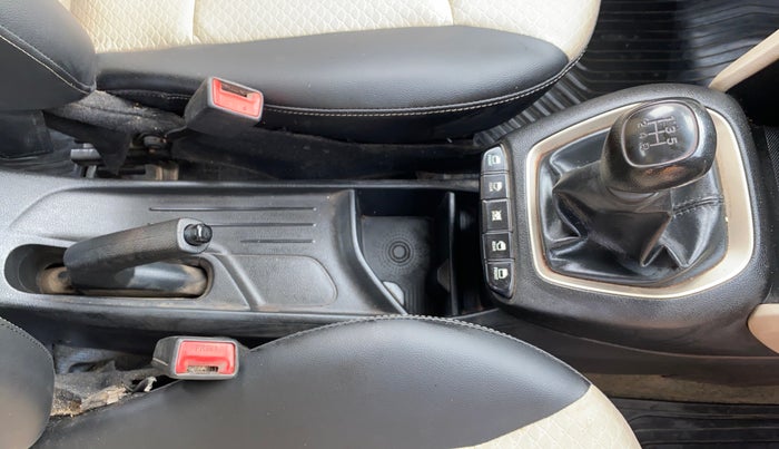 2019 Hyundai NEW SANTRO SPORTZ MT, Petrol, Manual, 84,906 km, Gear Lever