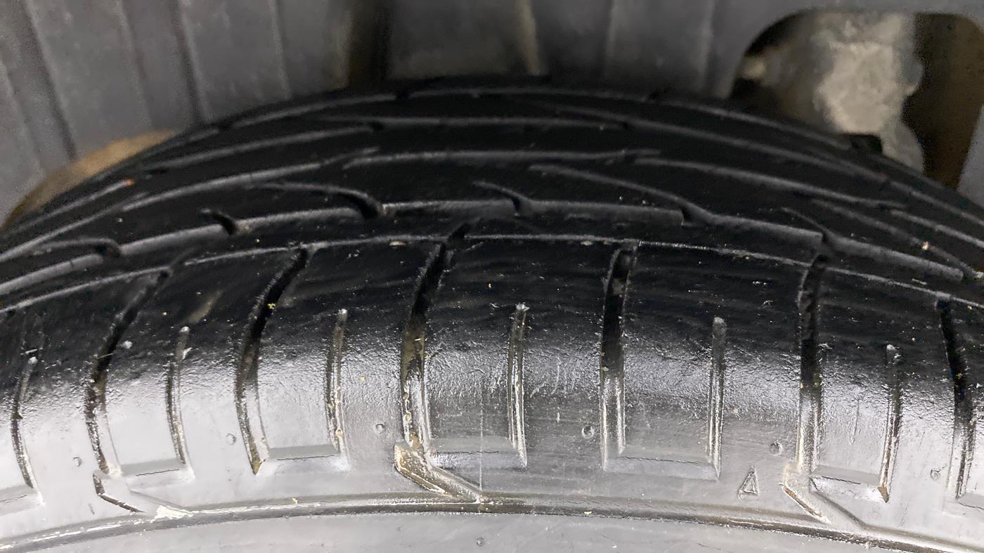 2020 Mahindra XUV300 W6 1.5 DIESEL, Diesel, Manual, 52,052 km, Right Rear Tyre Tread