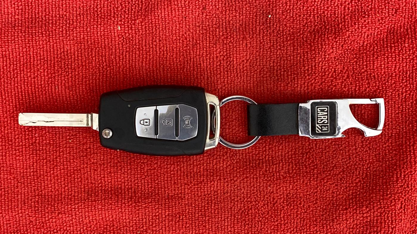 2020 Mahindra XUV300 W6 1.5 DIESEL, Diesel, Manual, 52,052 km, Key Close Up