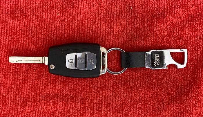 2020 Mahindra XUV300 W6 1.5 DIESEL, Diesel, Manual, 52,052 km, Key Close Up