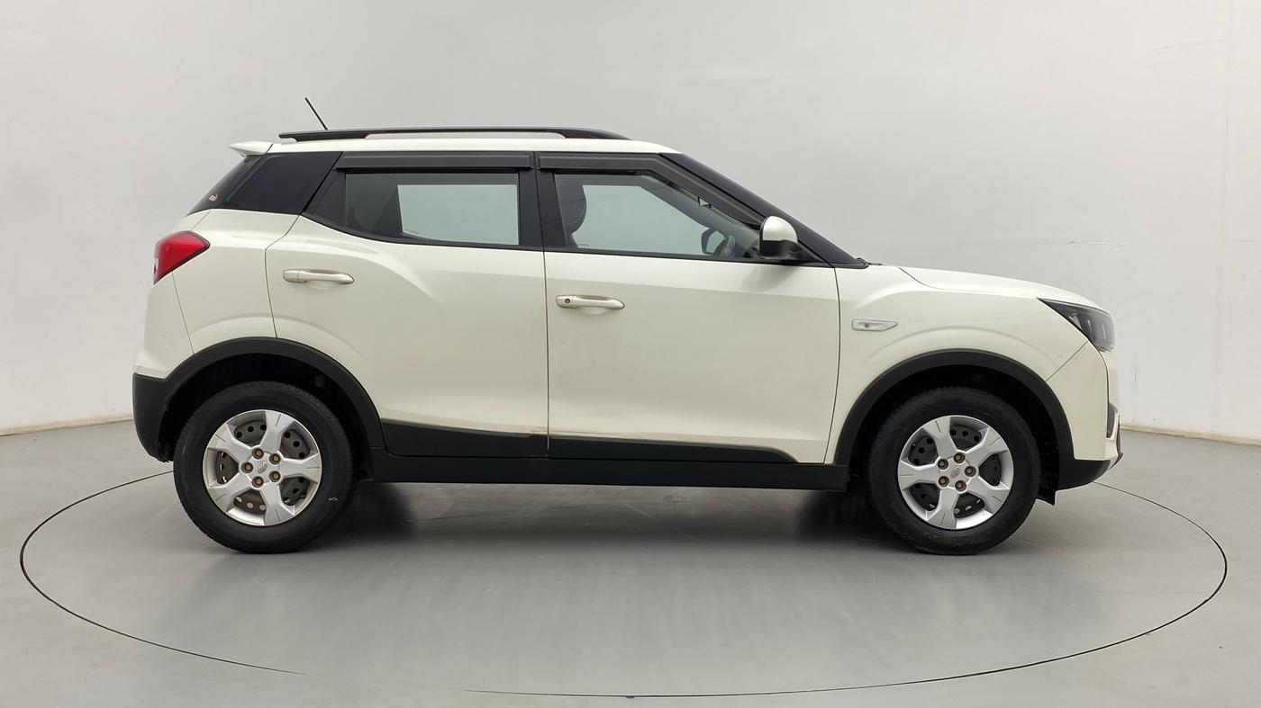 2020 Mahindra XUV300 W6 1.5 DIESEL, Diesel, Manual, 52,052 km, Right Side View