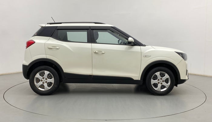 2020 Mahindra XUV300 W6 1.5 DIESEL, Diesel, Manual, 52,052 km, Right Side View