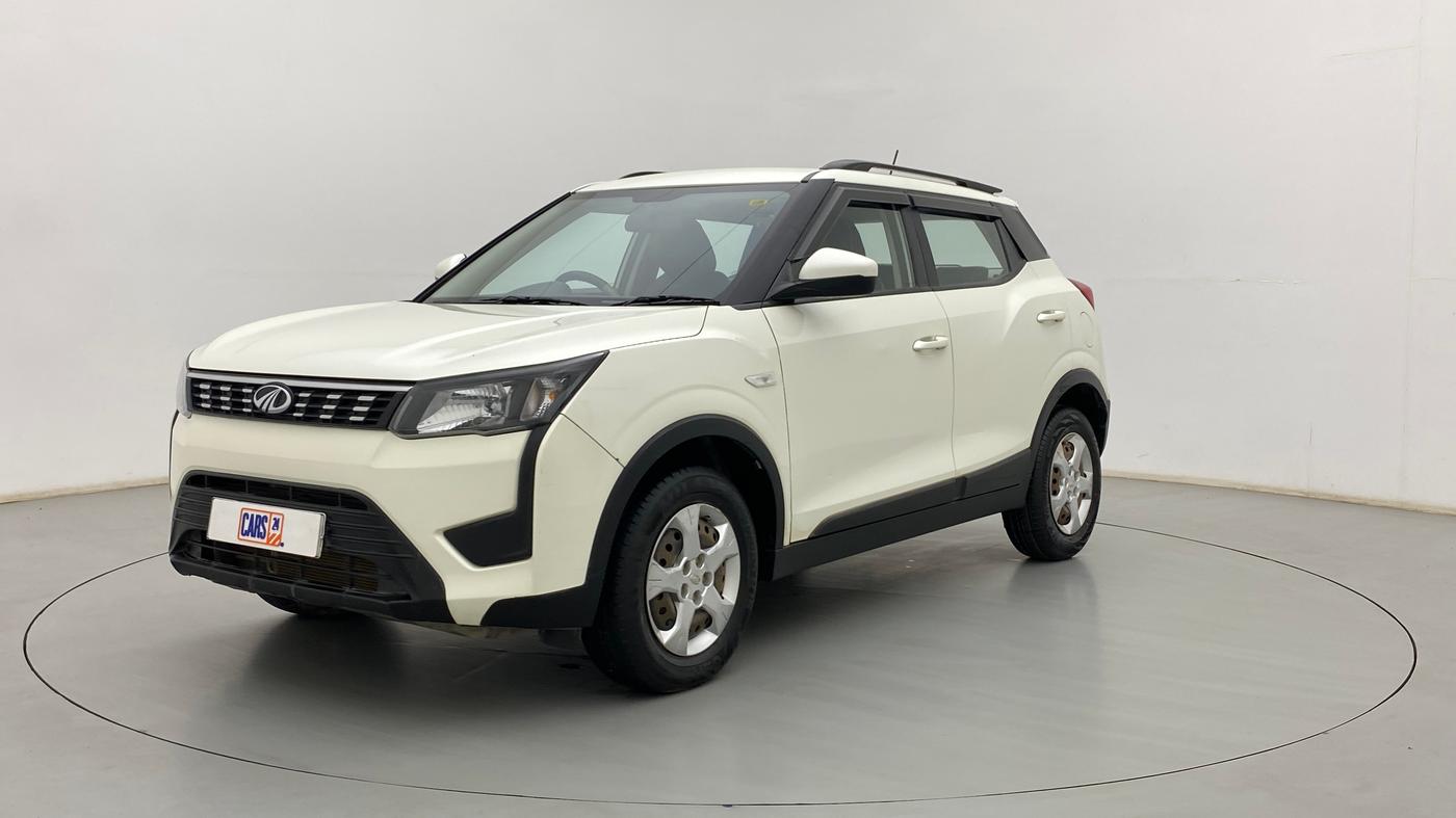 2020 Mahindra XUV300 W6 1.5 DIESEL, Diesel, Manual, 52,052 km, Left Front Diagonal