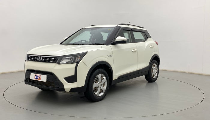 2020 Mahindra XUV300 W6 1.5 DIESEL, Diesel, Manual, 52,052 km, Left Front Diagonal