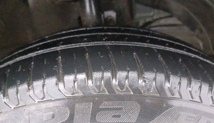 2021 Maruti XL6 ZETA AT, Petrol, Automatic, 32,349 km, Right Front Tyre Tread