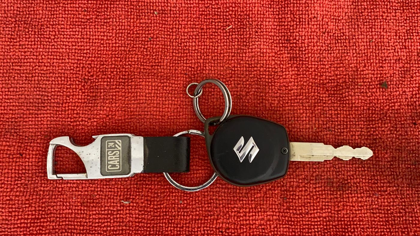 2018 Maruti Dzire VXI, Petrol, Manual, 18,285 km, Key Close Up