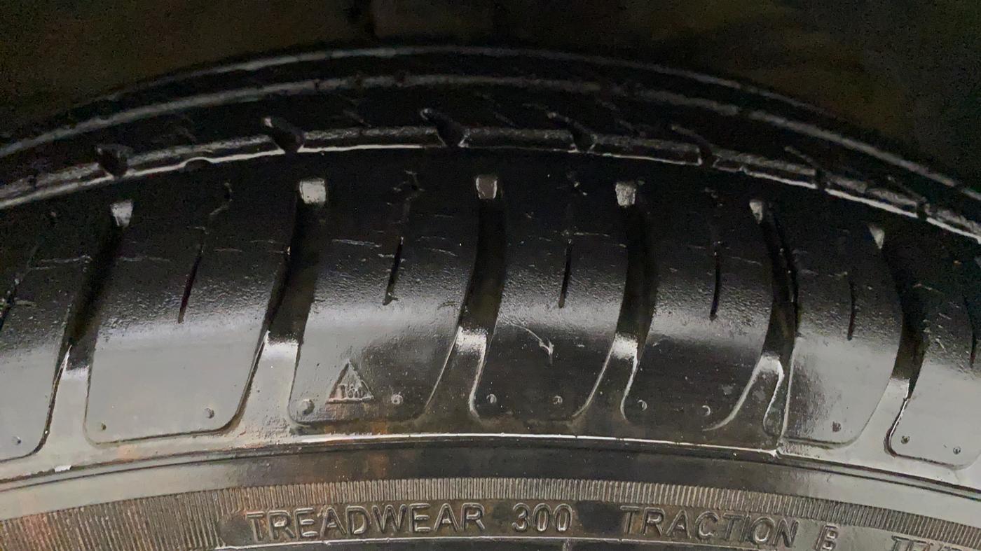 2018 Maruti Dzire VXI, Petrol, Manual, 18,285 km, Left Front Tyre Tread