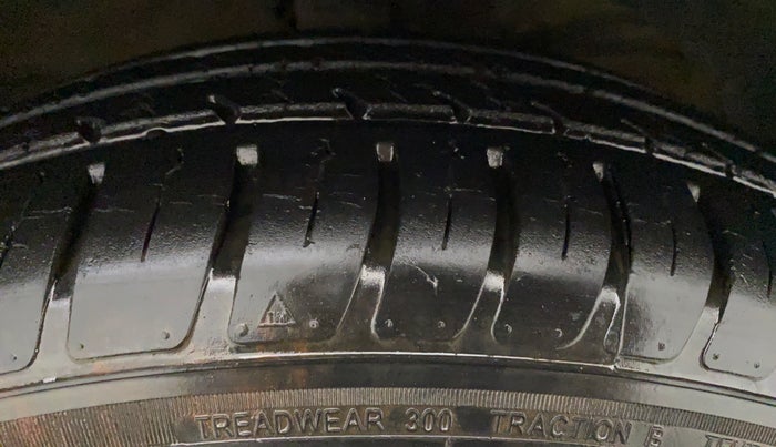 2018 Maruti Dzire VXI, Petrol, Manual, 18,285 km, Left Front Tyre Tread