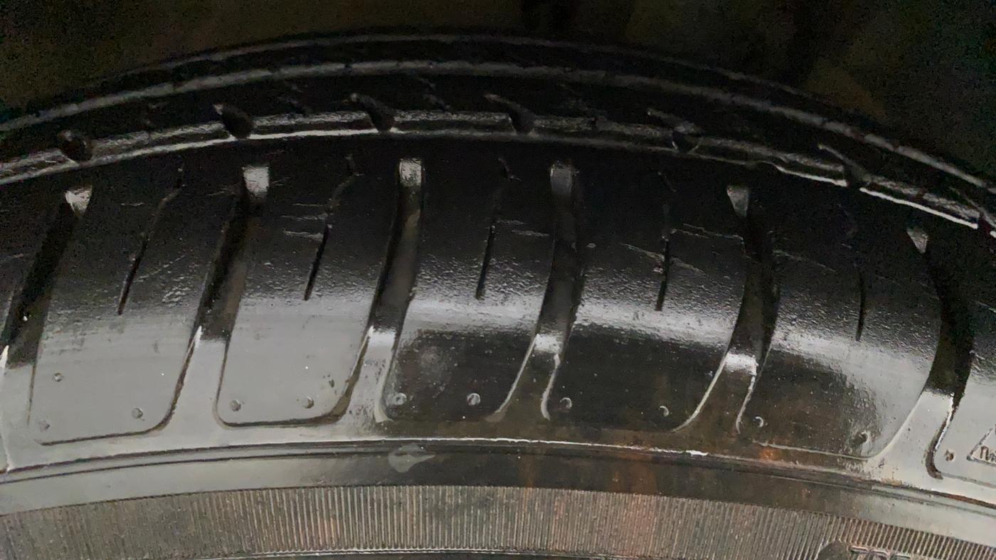2018 Maruti Dzire VXI, Petrol, Manual, 18,285 km, Right Rear Tyre Tread