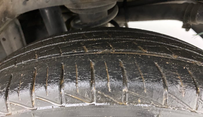 2019 Maruti Alto LXI, Petrol, Manual, 37,689 km, Left Rear Tyre Tread