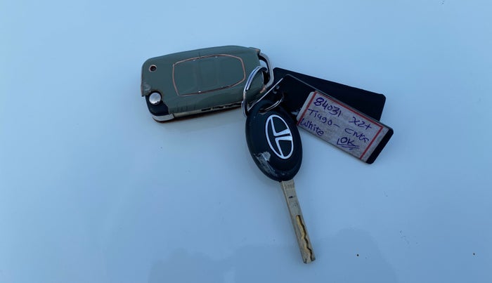 2024 Tata Tiago XZ PLUS CNG, CNG, Manual, 41,917 km, Key Close Up