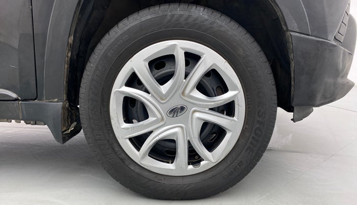 2016 Mahindra Kuv100 K6 5 STR, Petrol, Manual, 41,808 km, Right Front Wheel