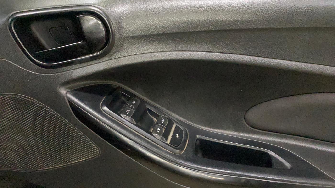 2019 Ford New Figo TITANIUM 1.2 PETROL MT, Petrol, Manual, 1,24,066 km, Driver Side Door Panels Control