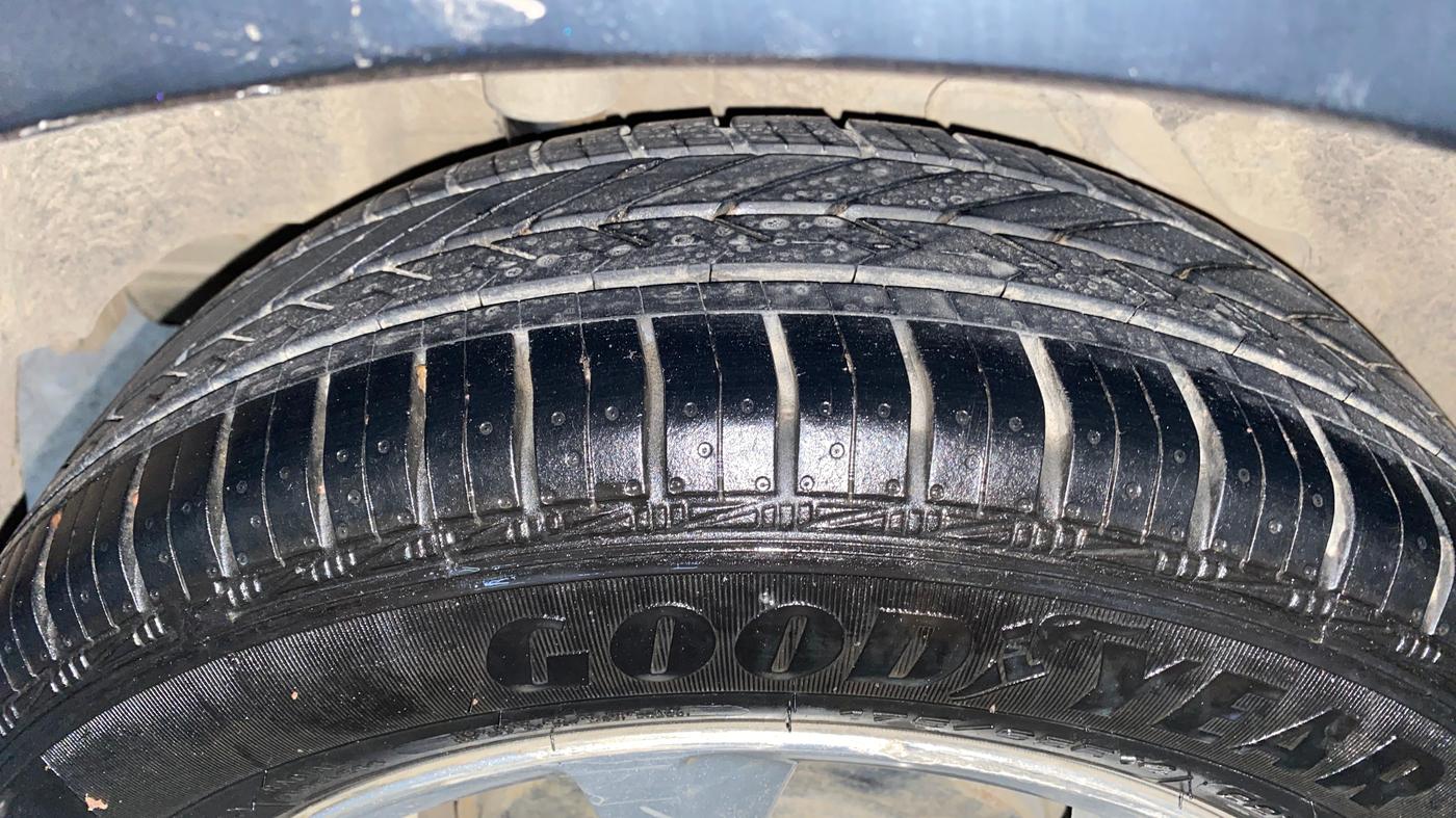 2019 Ford New Figo TITANIUM 1.2 PETROL MT, Petrol, Manual, 1,24,066 km, Right Rear Tyre Tread
