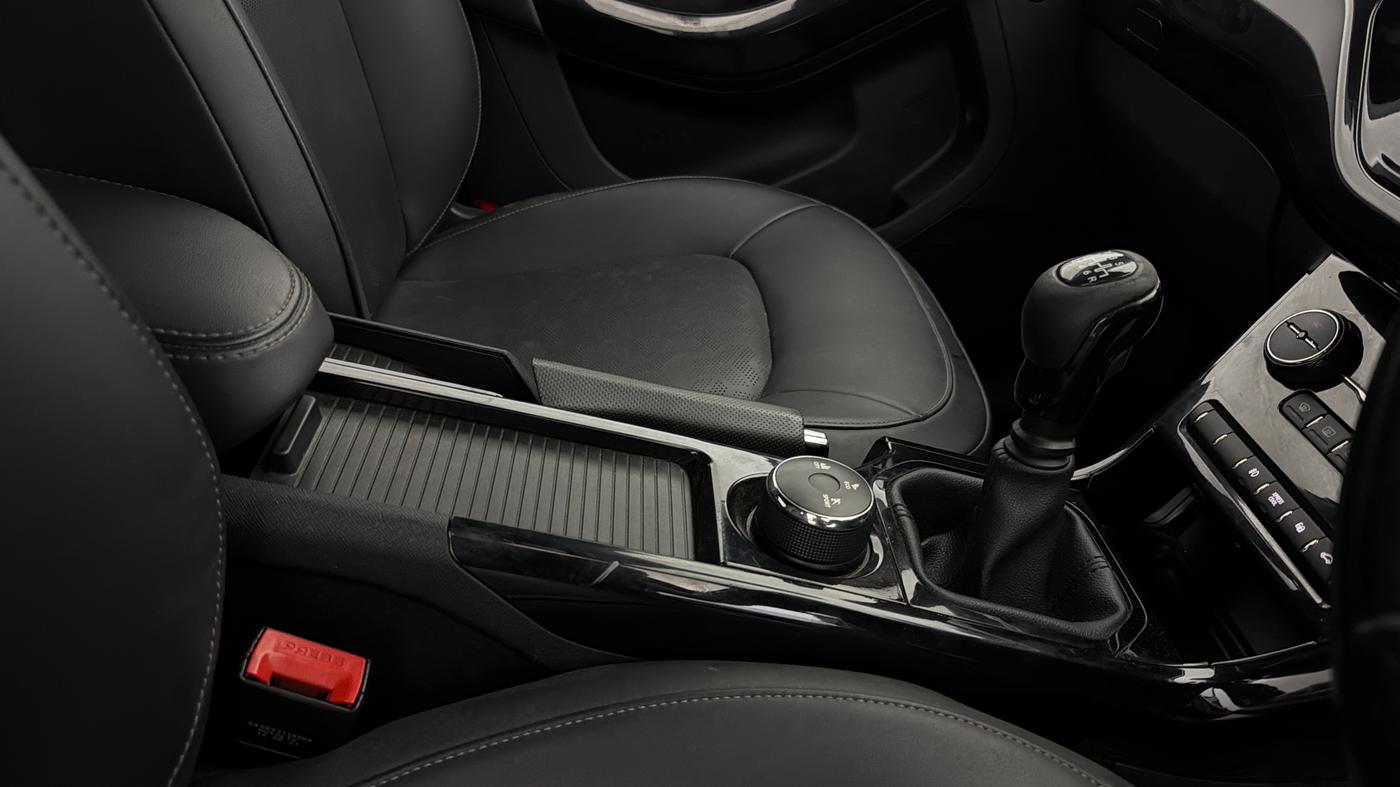 2021 Tata NEXON XZ PLUS (O) PETROL DARK EDITION, Petrol, Manual, 39,083 km, Gear Lever