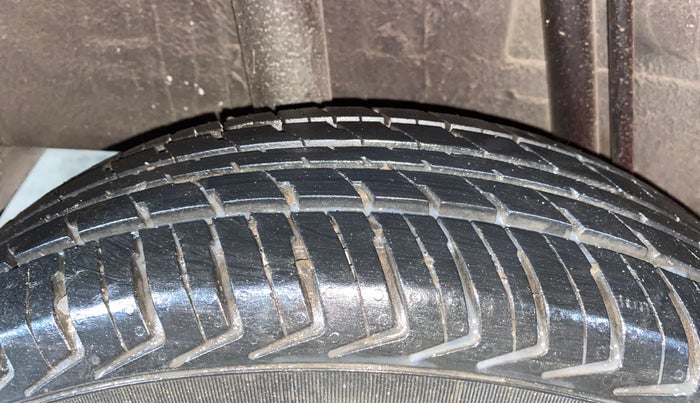 2017 Datsun Redi Go T (O), Petrol, Manual, 19,725 km, Right Rear Tyre Tread