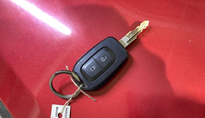 2017 Datsun Redi Go T (O), Petrol, Manual, 19,725 km, Key Close Up