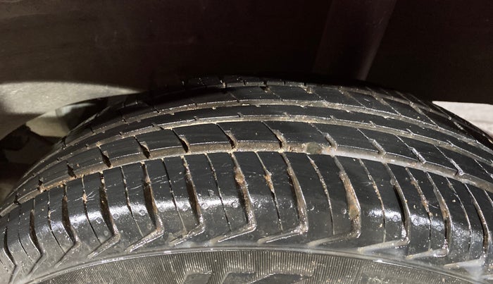 2017 Datsun Redi Go T (O), Petrol, Manual, 19,725 km, Left Rear Tyre Tread