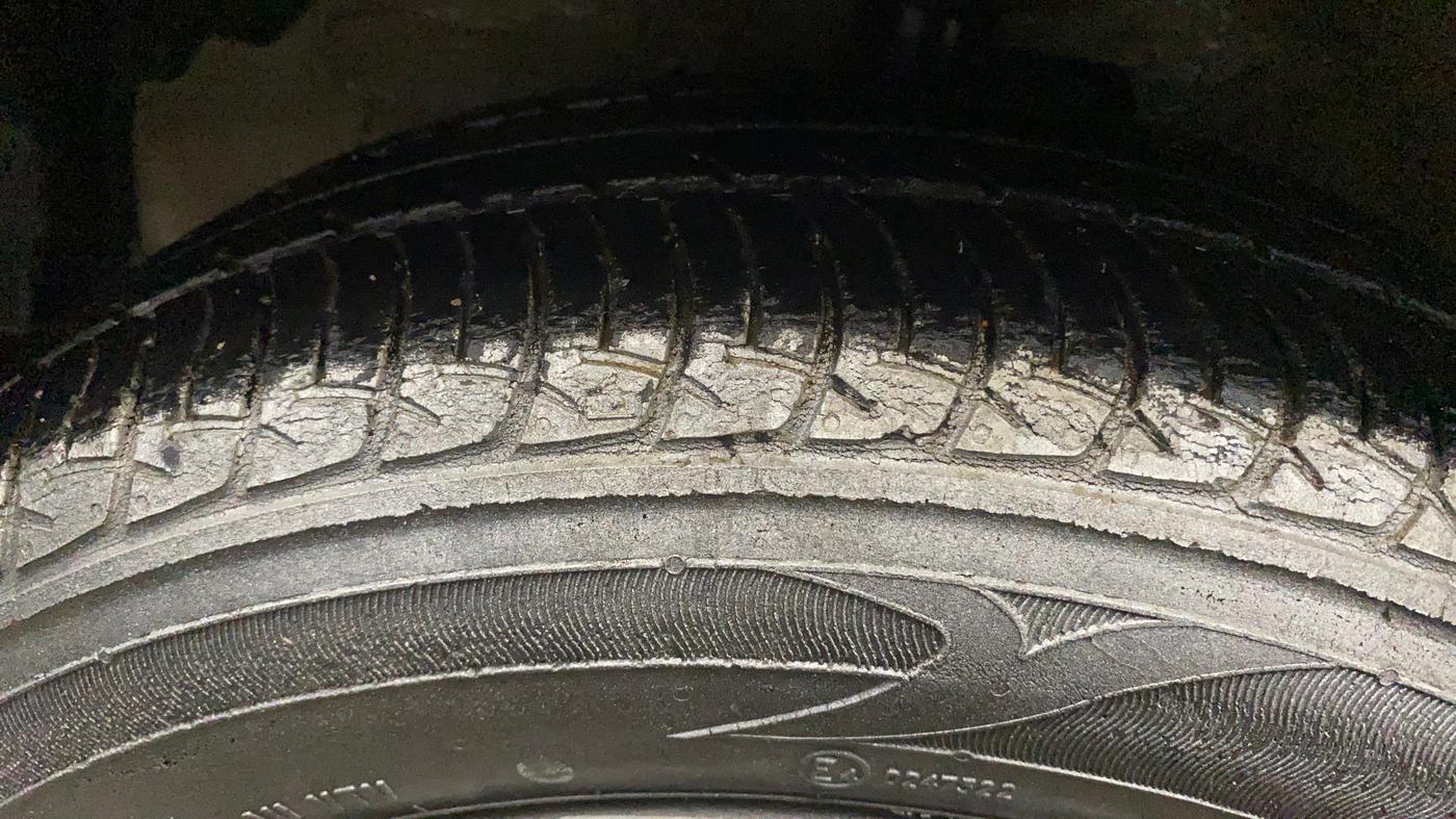 2015 Maruti Celerio ZXI AMT, Petrol, Automatic, 46,983 km, Left Front Tyre Tread