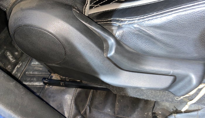 2022 Maruti IGNIS ZETA 1.2, Petrol, Manual, 83,400 km, Driver Side Adjustment Panel