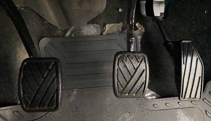 2019 Maruti XL6 ALPHA SHVS  MT, Petrol, Manual, 24,042 km, Pedals