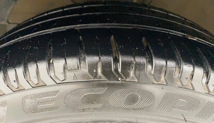 2019 Maruti XL6 ALPHA SHVS  MT, Petrol, Manual, 24,042 km, Left Front Tyre Tread