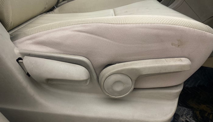 2017 Maruti Ertiga ZXI+, Petrol, Manual, 57,317 km, Driver Side Adjustment Panel