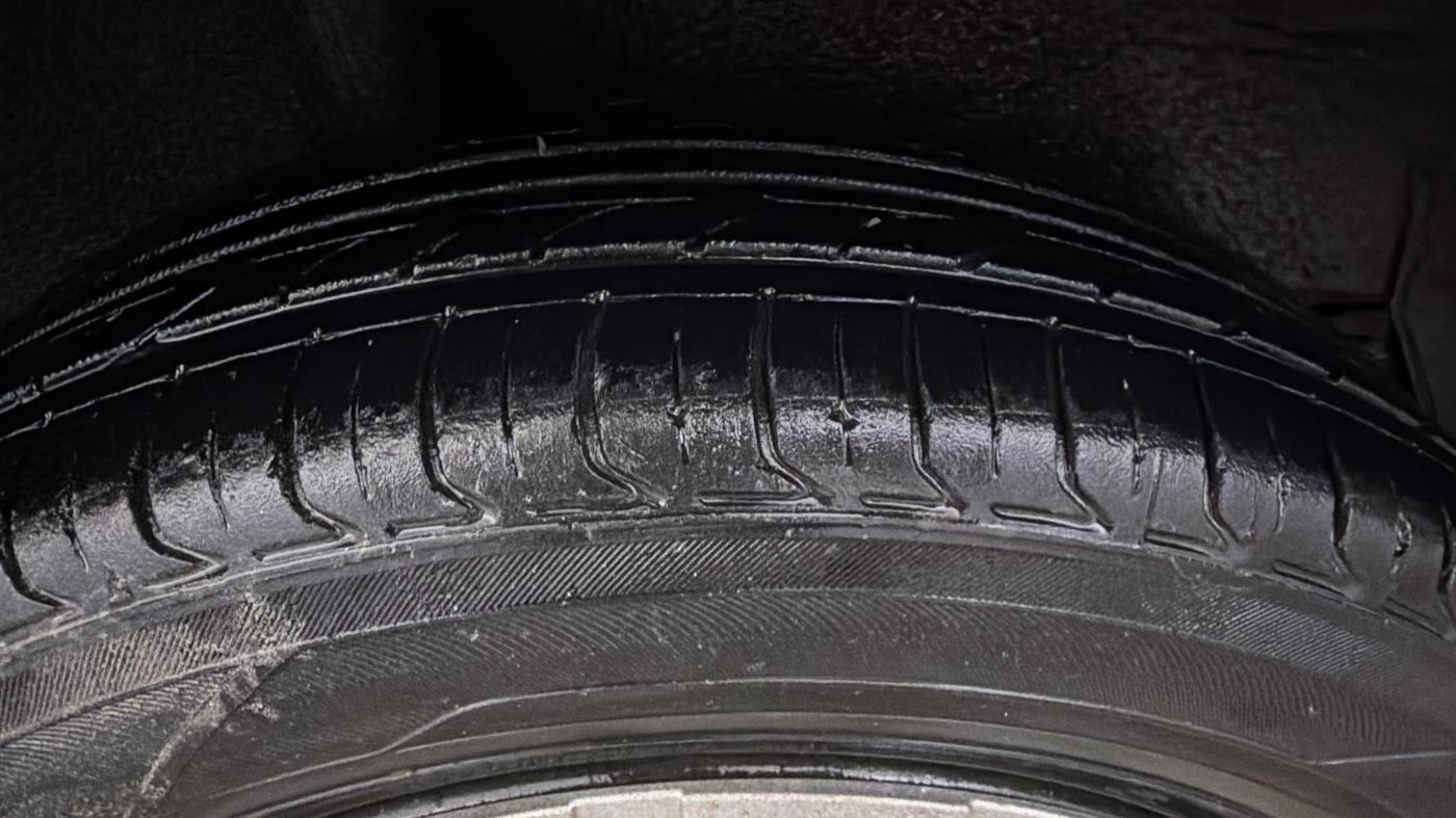 2018 Toyota YARIS G CVT, Petrol, Automatic, 1,09,066 km, Right Rear Tyre Tread