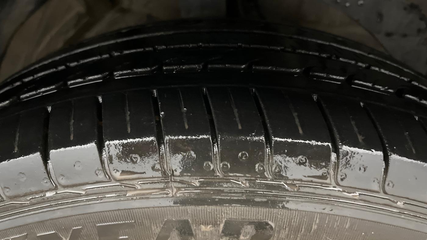 2020 MG HECTOR PLUS SHARP 1.5 PETROL TURBO DCT 6-STR, Petrol, Automatic, 24,897 km, Right Front Tyre Tread