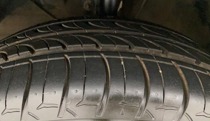 2016 Maruti Baleno ZETA PETROL 1.2, Petrol, Manual, 65,941 km, Left Front Tyre Tread