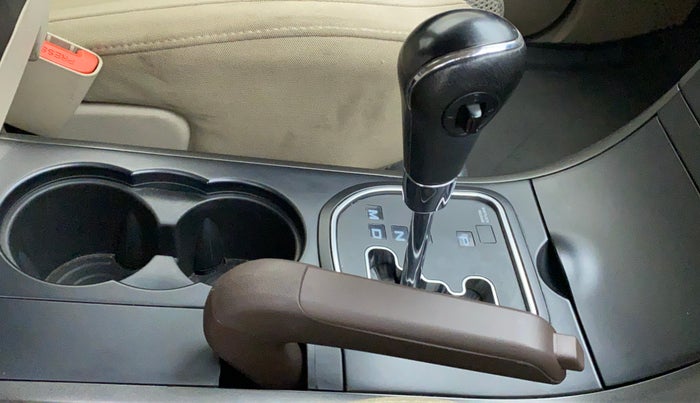 2017 Mahindra XUV500 W6 AT, Diesel, Automatic, 1,14,659 km, Gear Lever