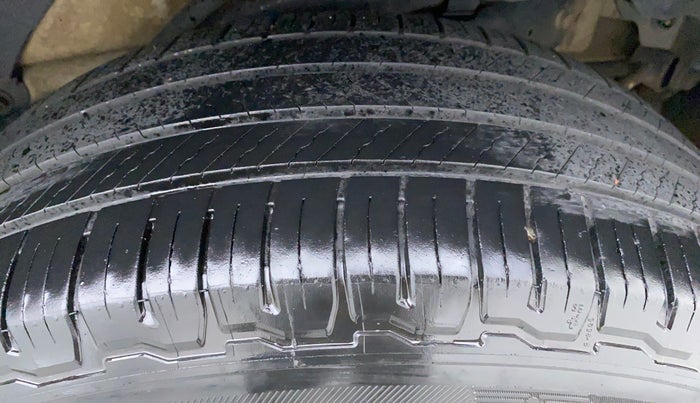 2017 Mahindra XUV500 W6 AT, Diesel, Automatic, 1,14,659 km, Left Rear Tyre Tread